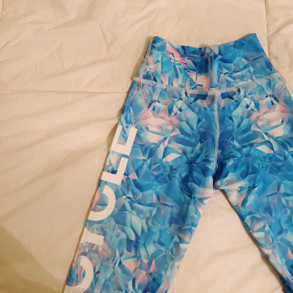 Soul Cycle Cropped Leggings - Picture 4 of 4